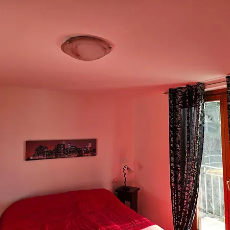 Apartamento La Casa Del Lupo Serina (Lombardy)