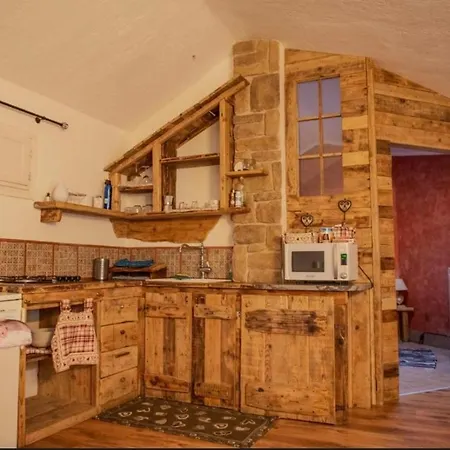 La Casa Del Lupo * Serina (Lombardy)