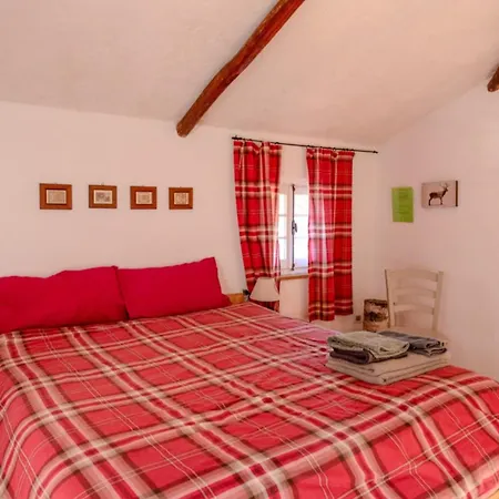 Apartamento La Casa Del Lupo Serina (Lombardy)