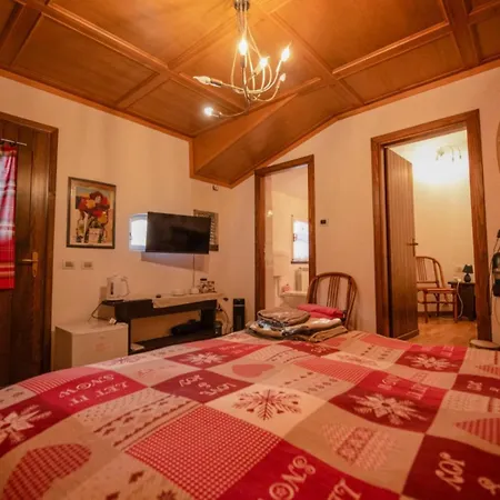 La Casa Del Lupo Apartamento Serina (Lombardy)