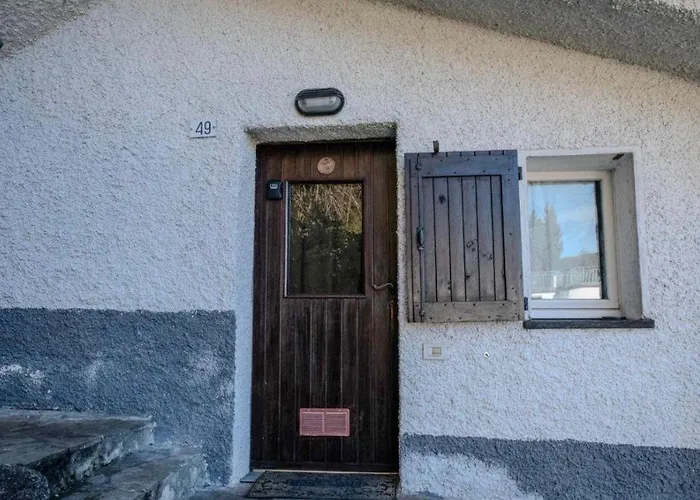 La Casa Del Lupo - & *